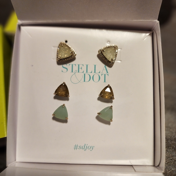 Stella & Dot Sommerville halo stud set new in box. - Picture 2 of 3